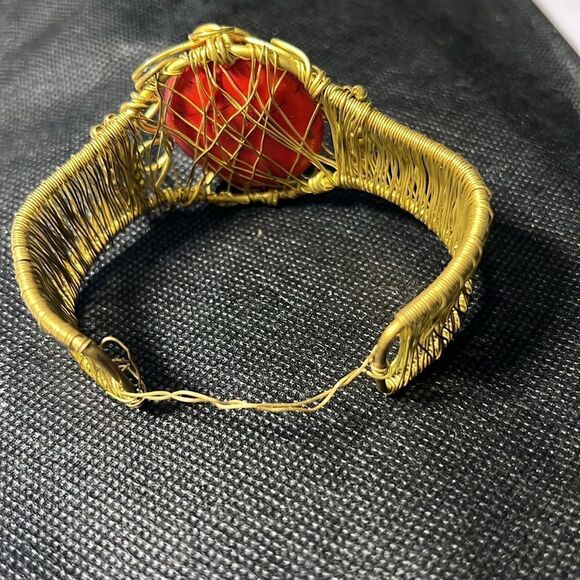 Beautiful Artisan Created Twisted wire Bracelet with Redstone. WA201 - Picture 5 of 5